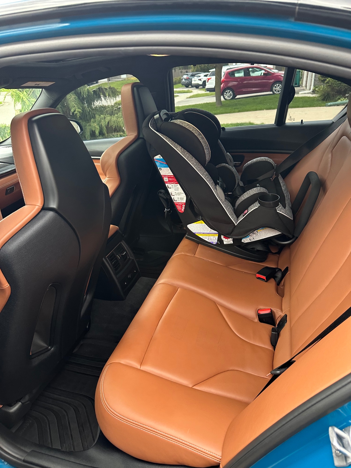 Rear Amaro Brown leather seats of the BMW M3